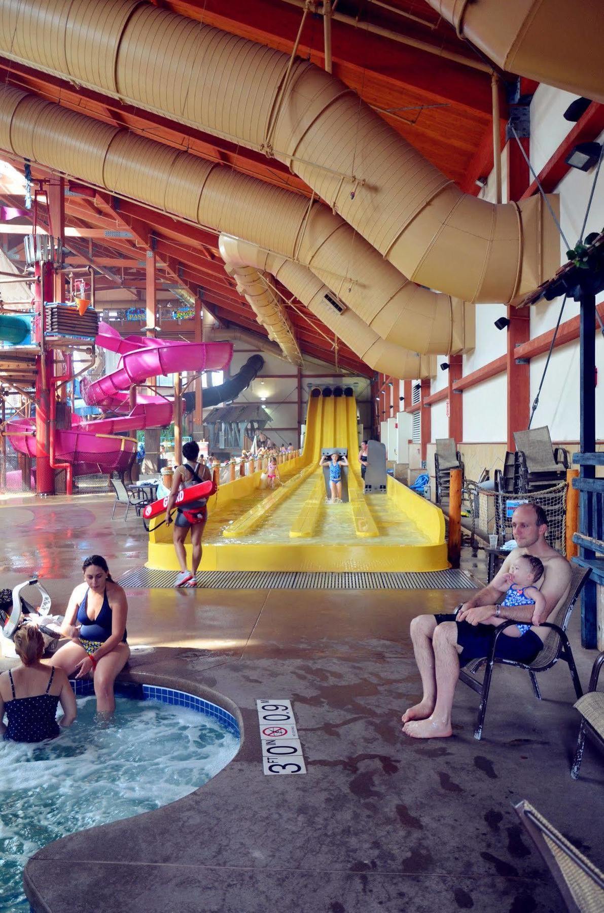 Fort Rapids Indoor Waterpark Resort Columbus Exterior foto
